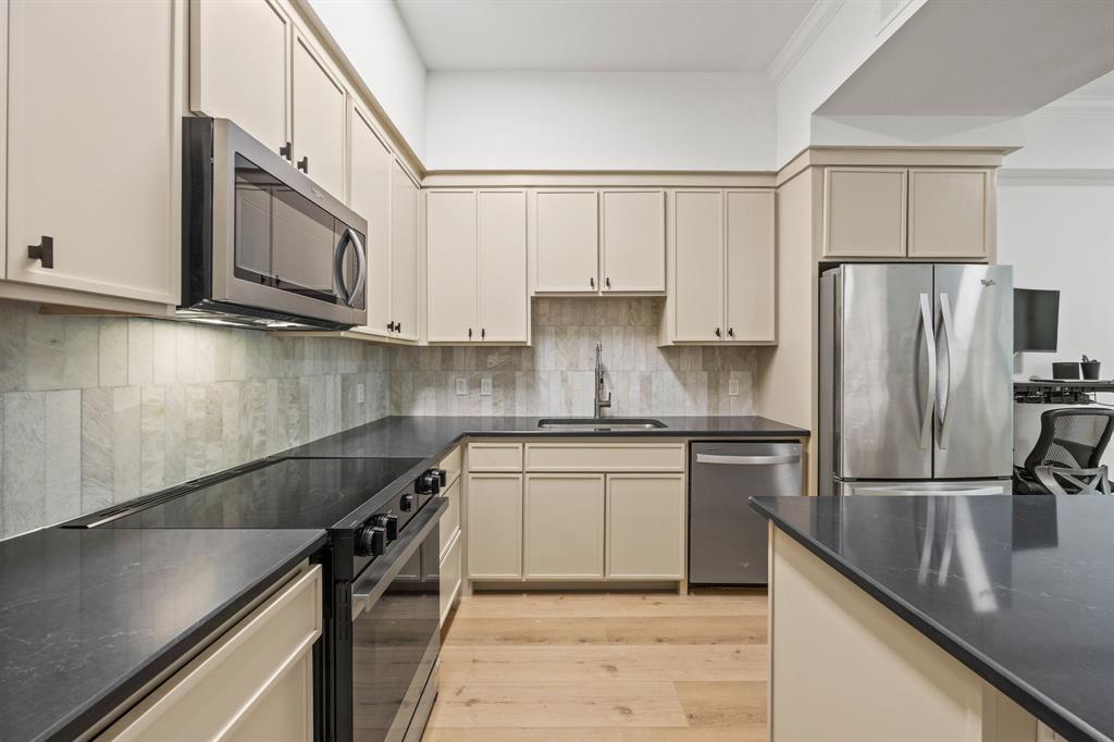 3225 Turtle Creek Boulevard 122