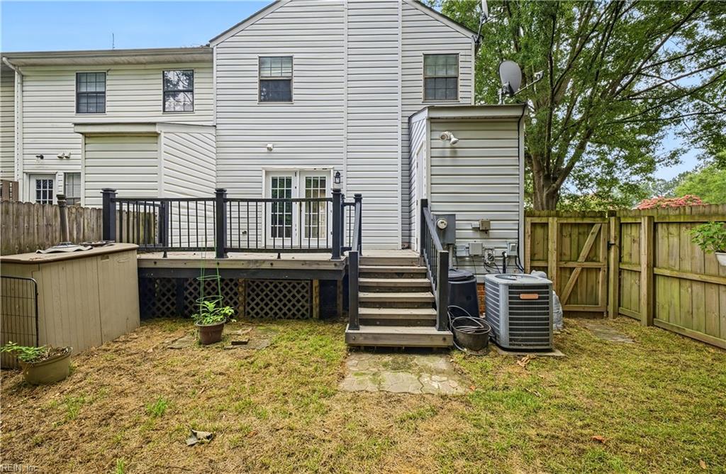 1758 Skiffes Creek Circle