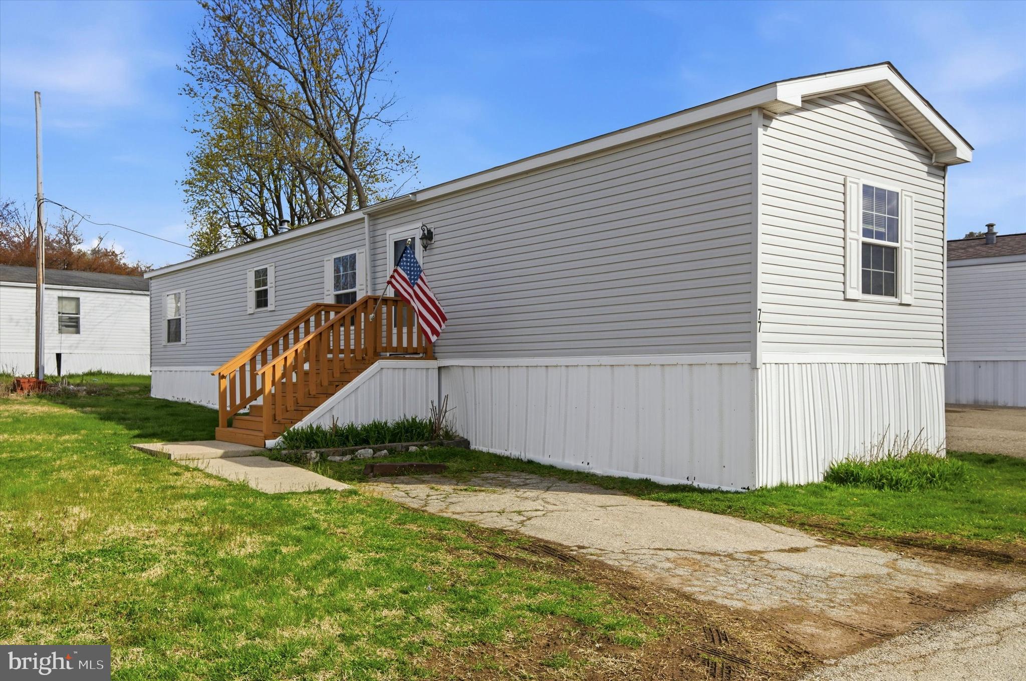 77 Ivy Cir  