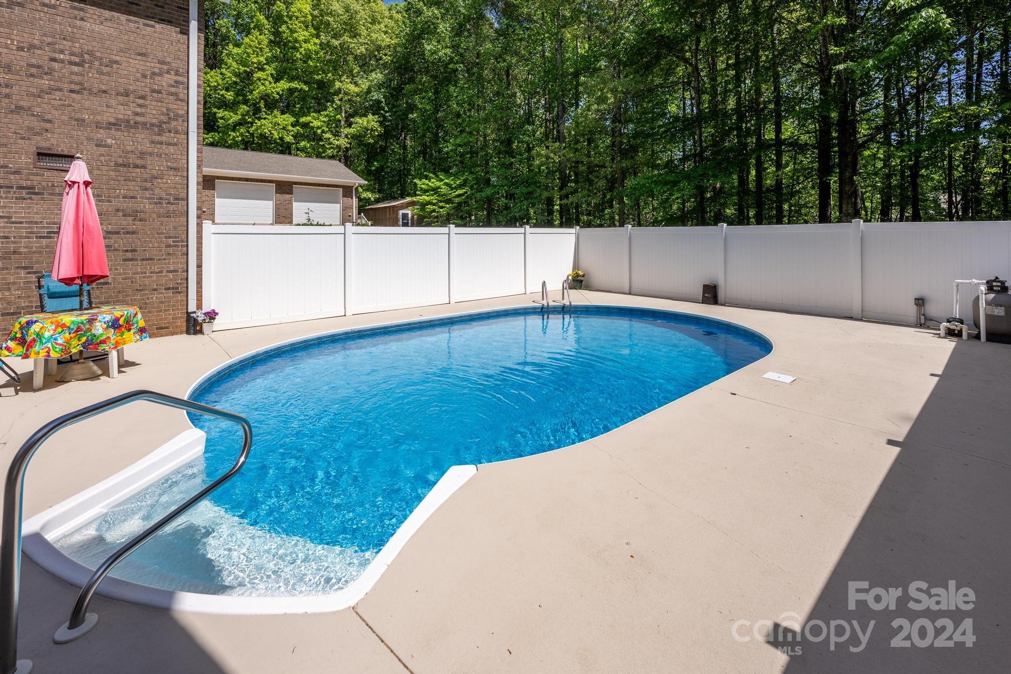 6730 Hawks Nest Lane