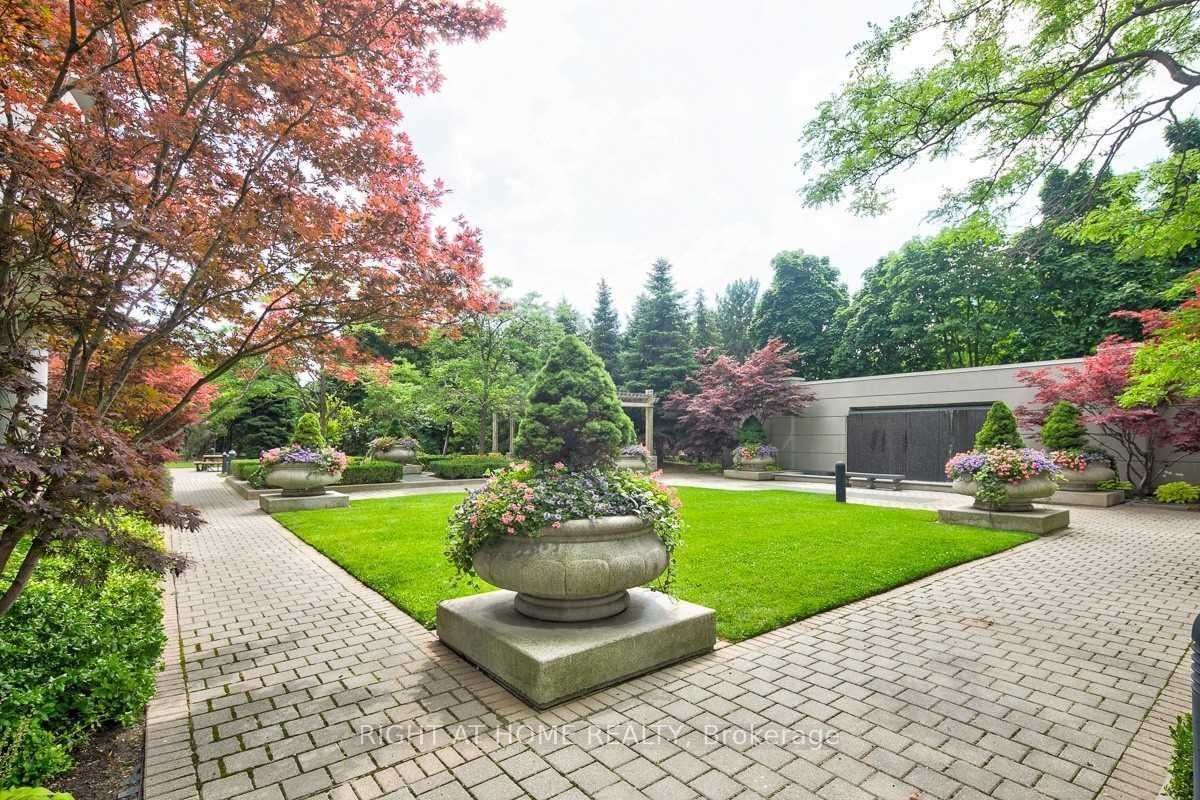 28 Harrison Garden Blvd 2110