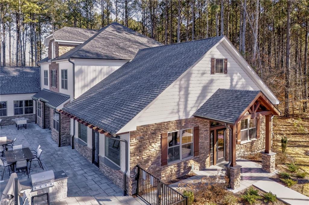 1002 Kathy Ann Way W