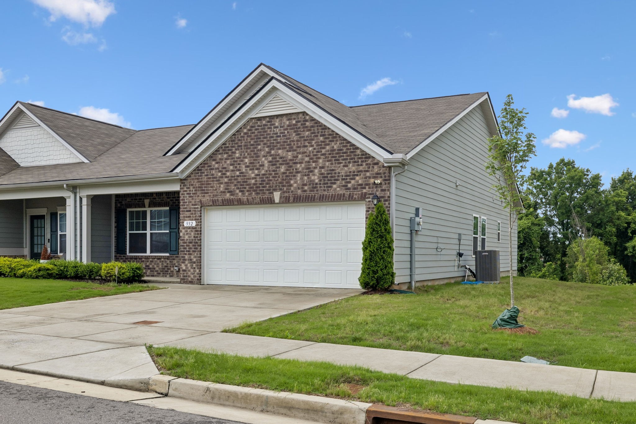 932 Millstream Dr