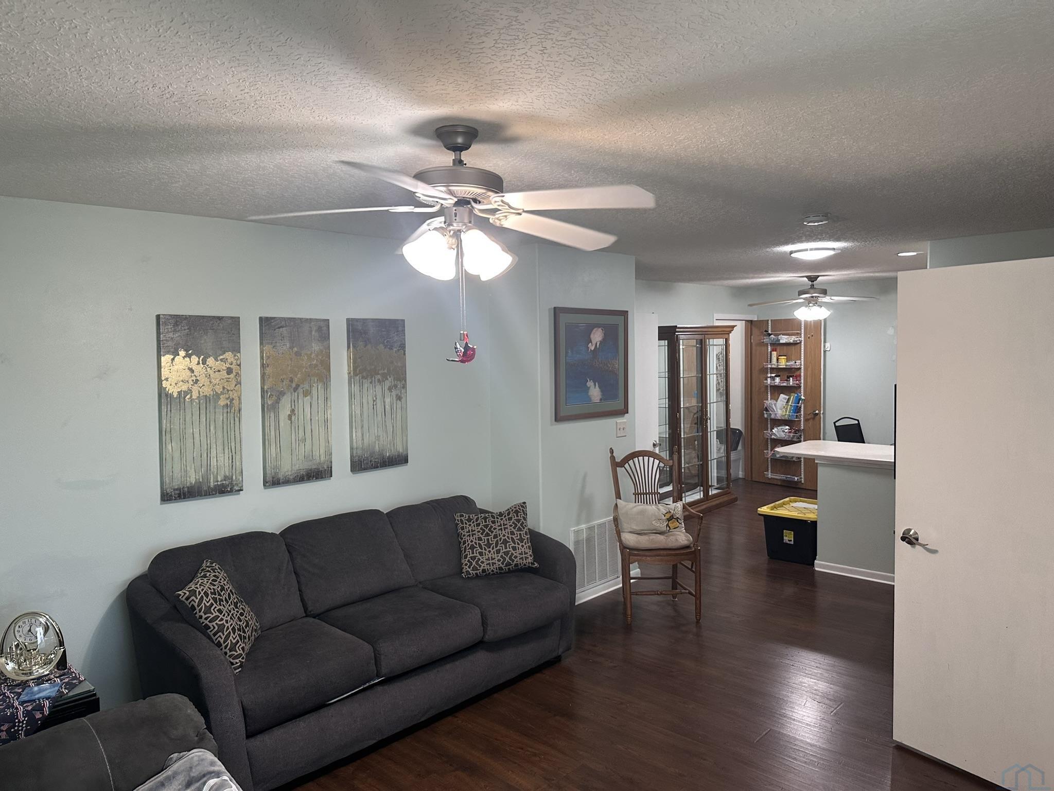 1120 Meadow View Court 1