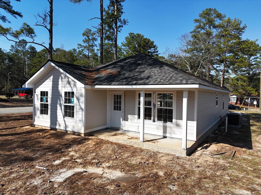 Brand New Construction. This quality built home is move-in ready and includes spacious kitchen and family room, 3BR/2 full baths. Low maintenance features such as LVP flooring and large garage. Central location allows easy access to Downtown, shopping and recreation. Close to nearby Thomas University and Archbold Memorial Hospital, and is an easy commute to Tallahassee.