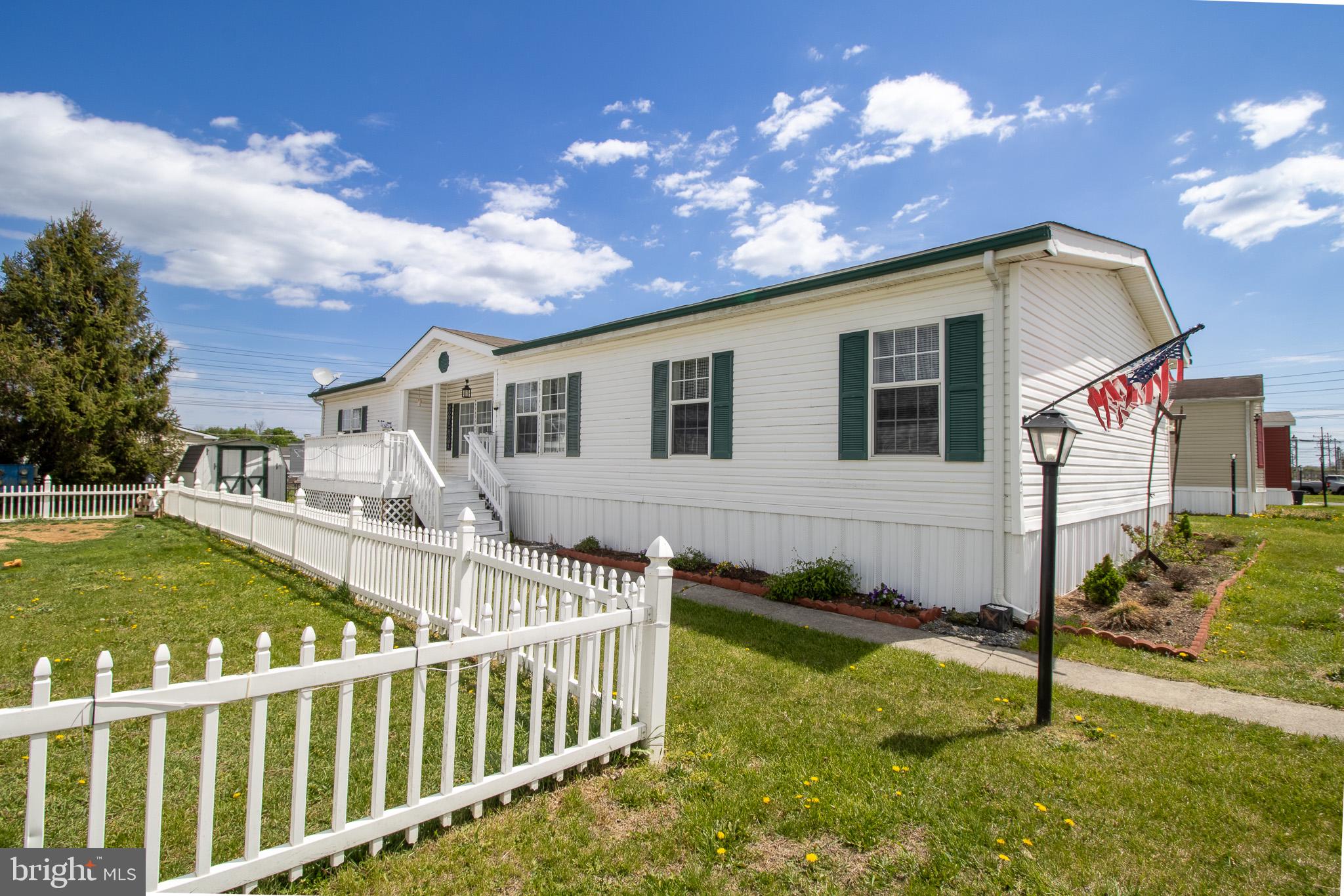 52 Crown Ct  
