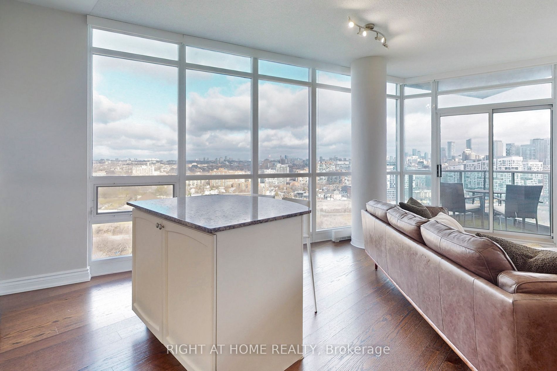 231 Fort York Blvd 2309