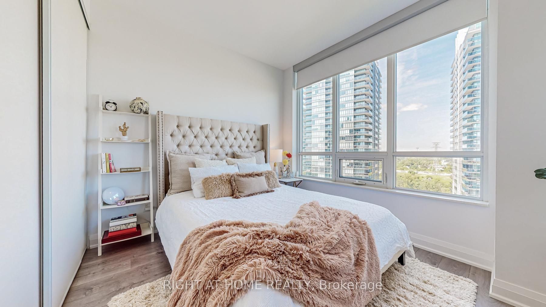 36 Park Lawn Rd 1308