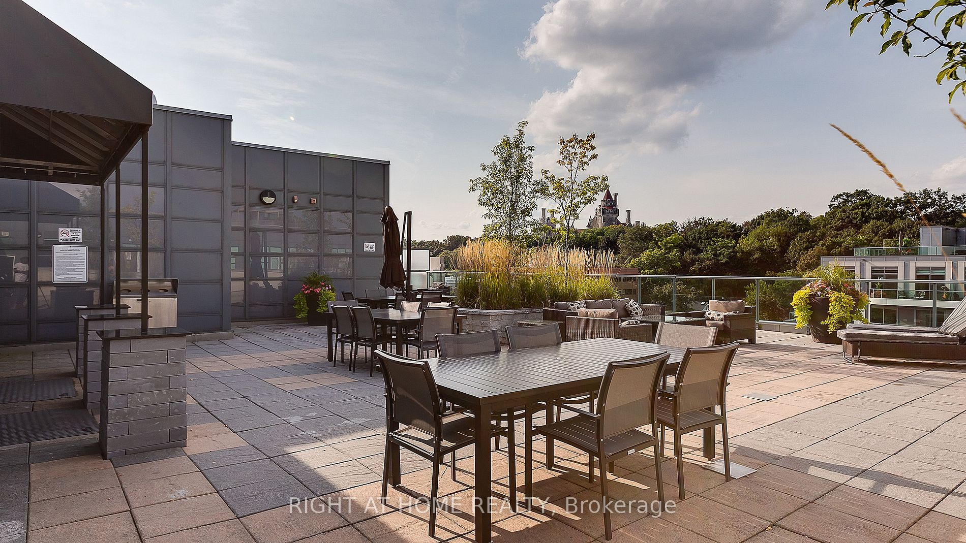 380 Macpherson Ave 314