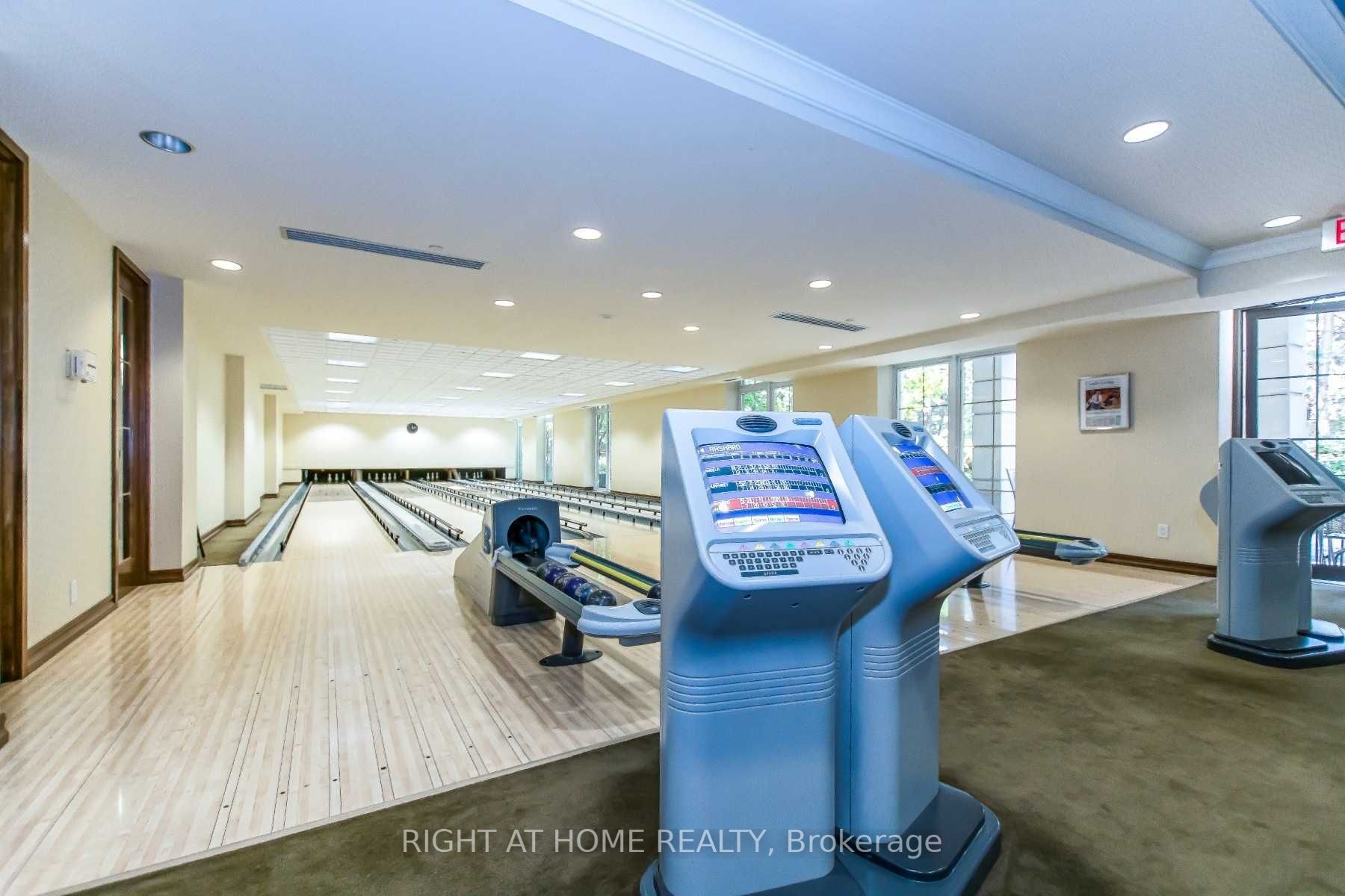 80 Harrison Garden Blvd 316