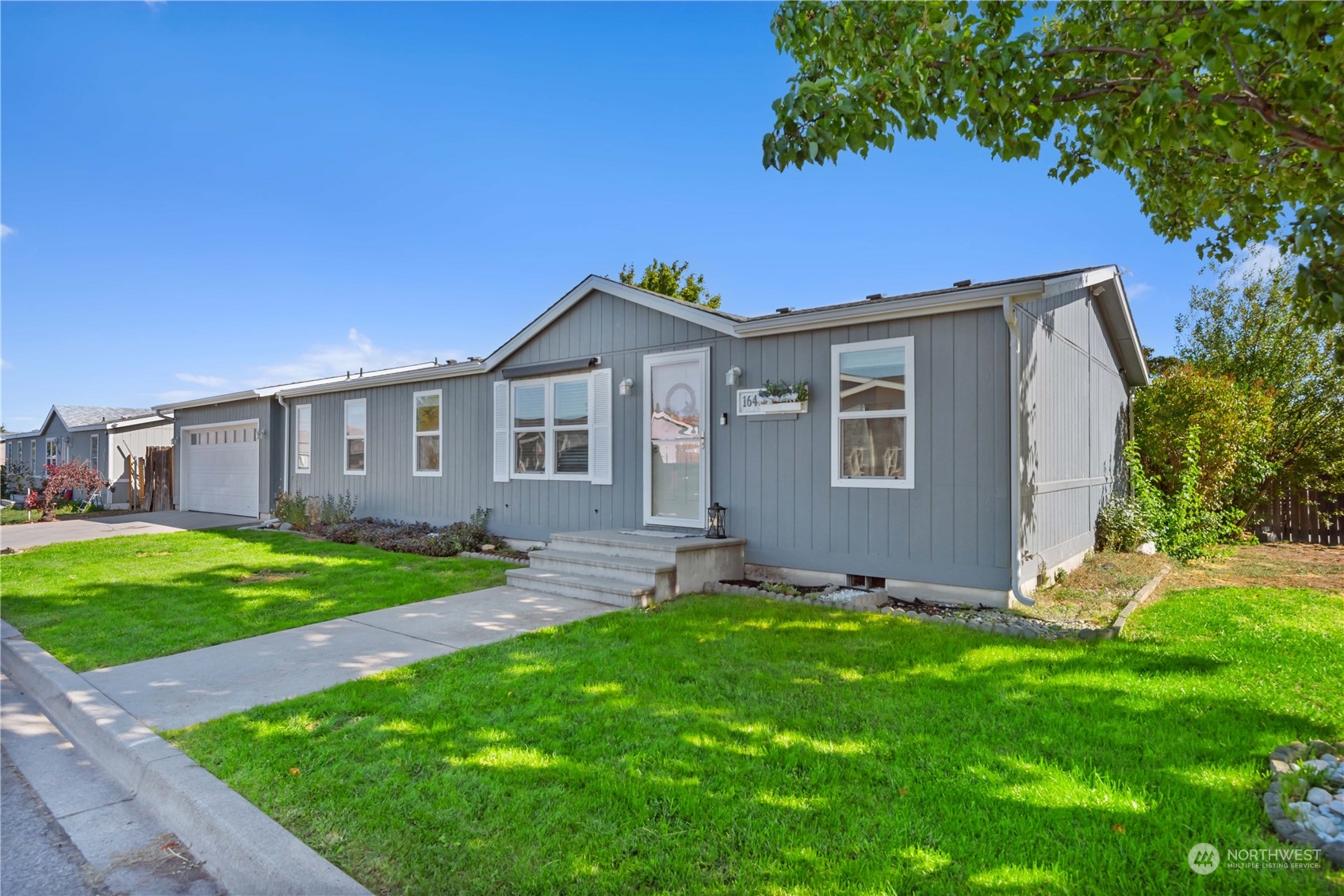 1643 Ridgeview Lane