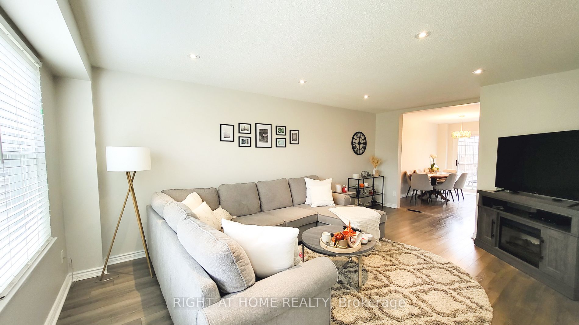 2233 Melissa Cres