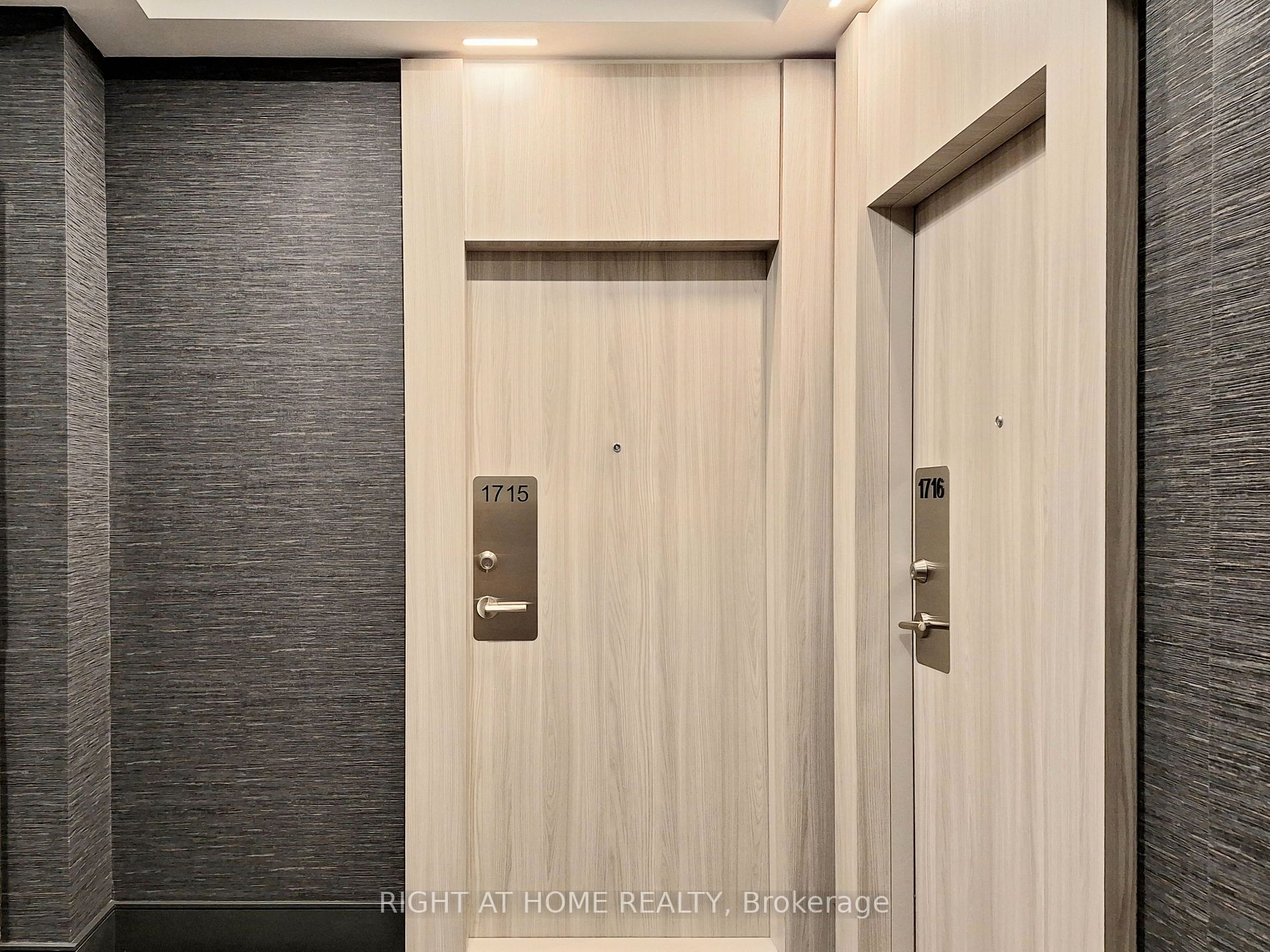 75 Canterbury Pl 1715