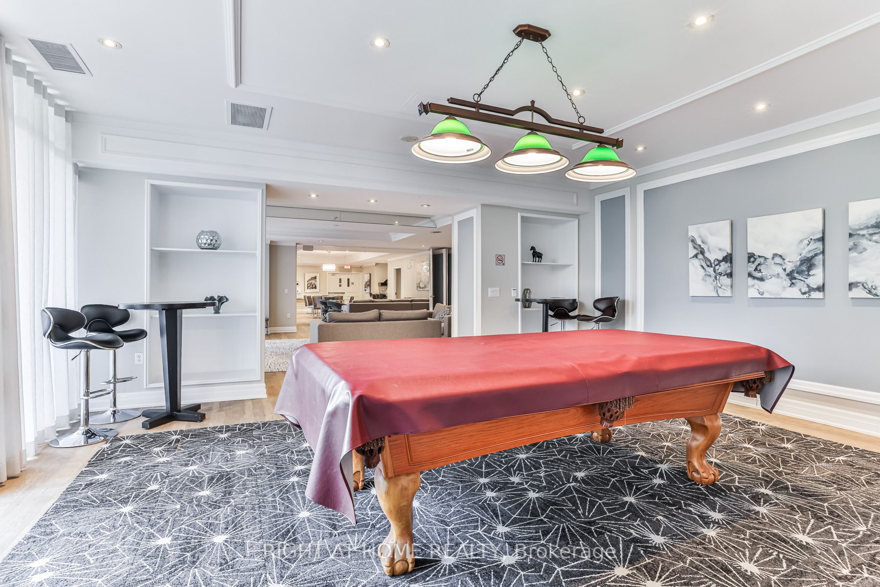 900 Mount Pleasant Rd 704