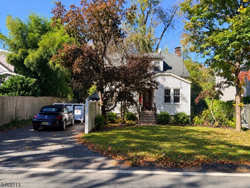 221 Village Rd