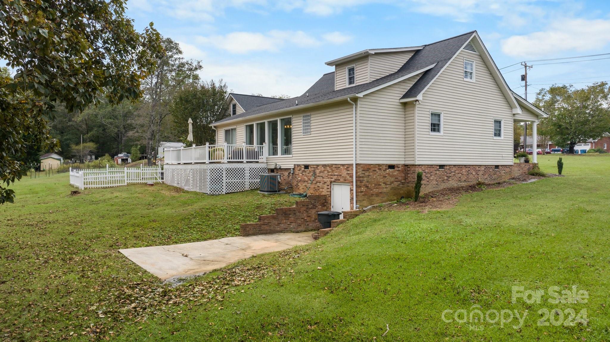 2461 Walt Arney Road