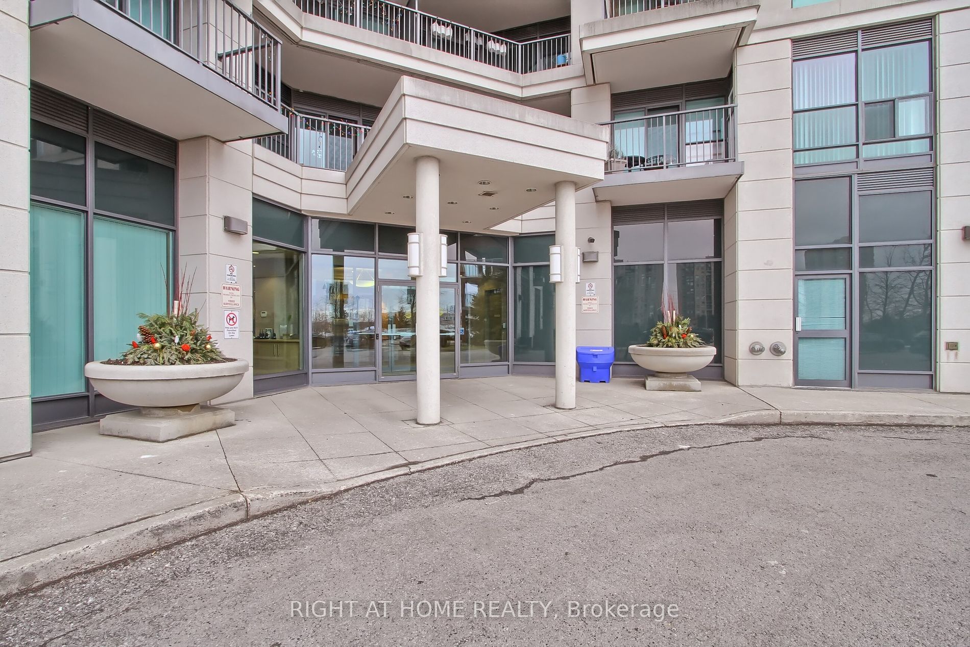 185 Oneida Cres 709