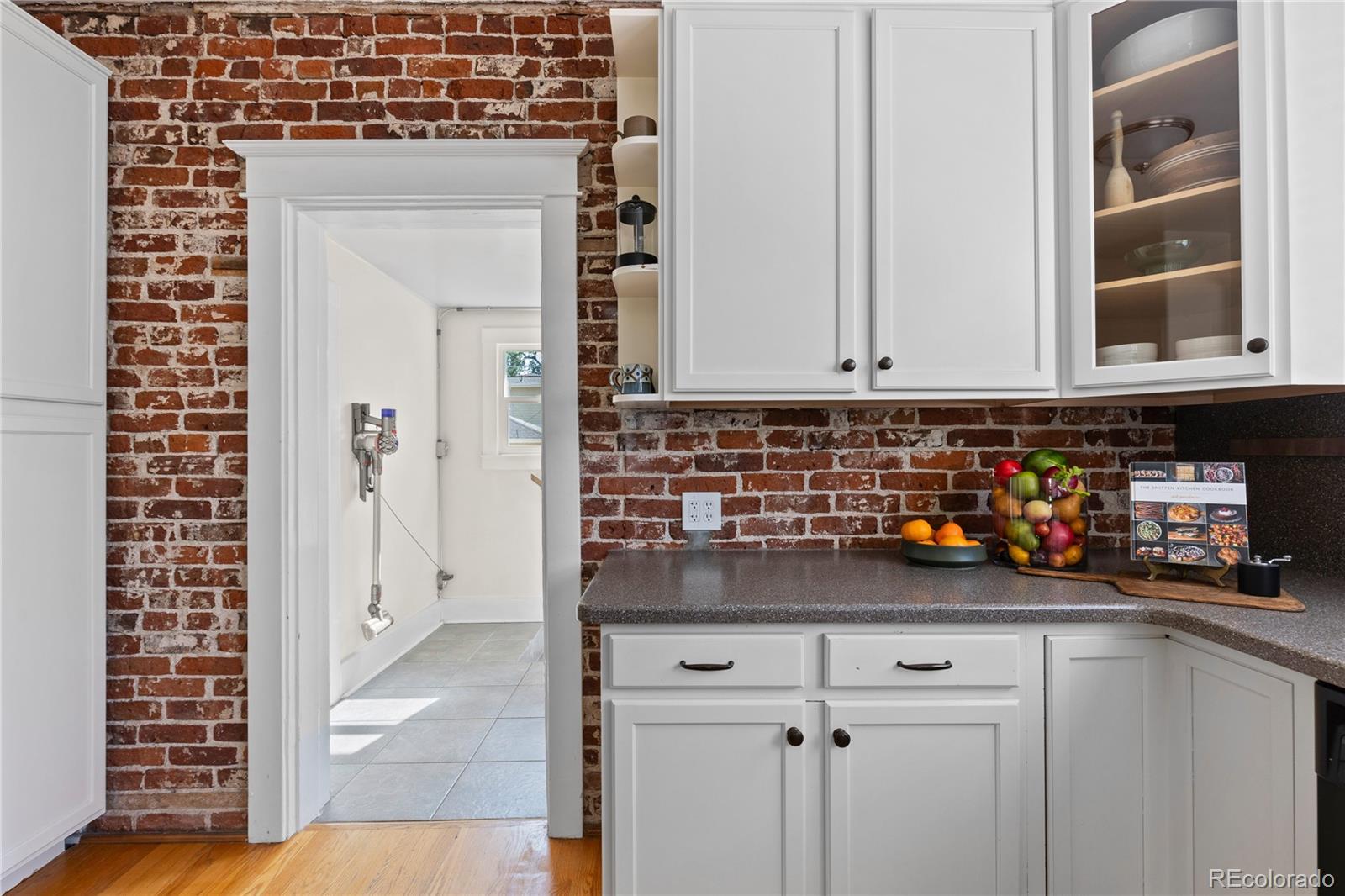 2042 S Humboldt Street