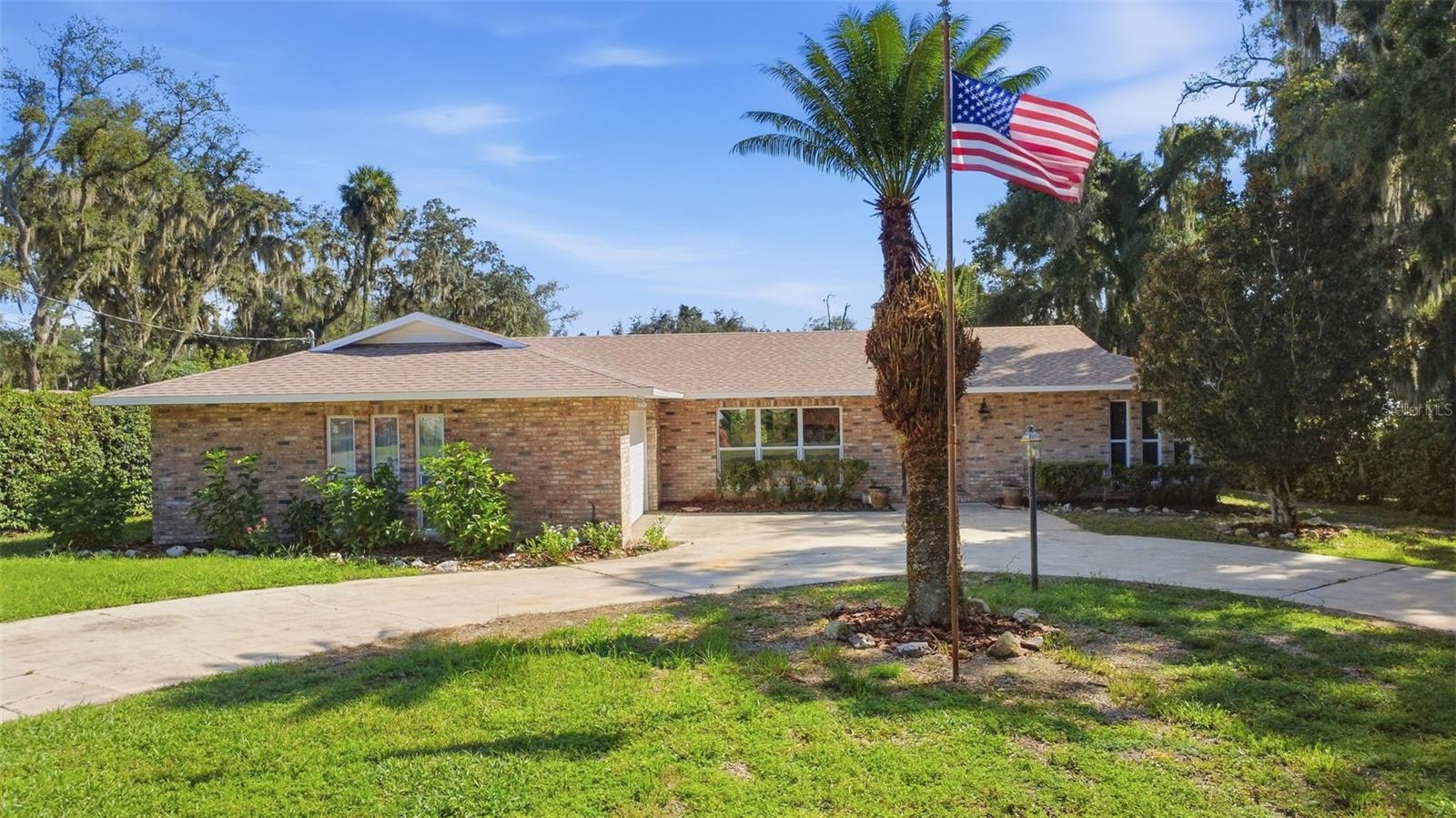 1521 N Lakeview Avenue, Leesburg, FL