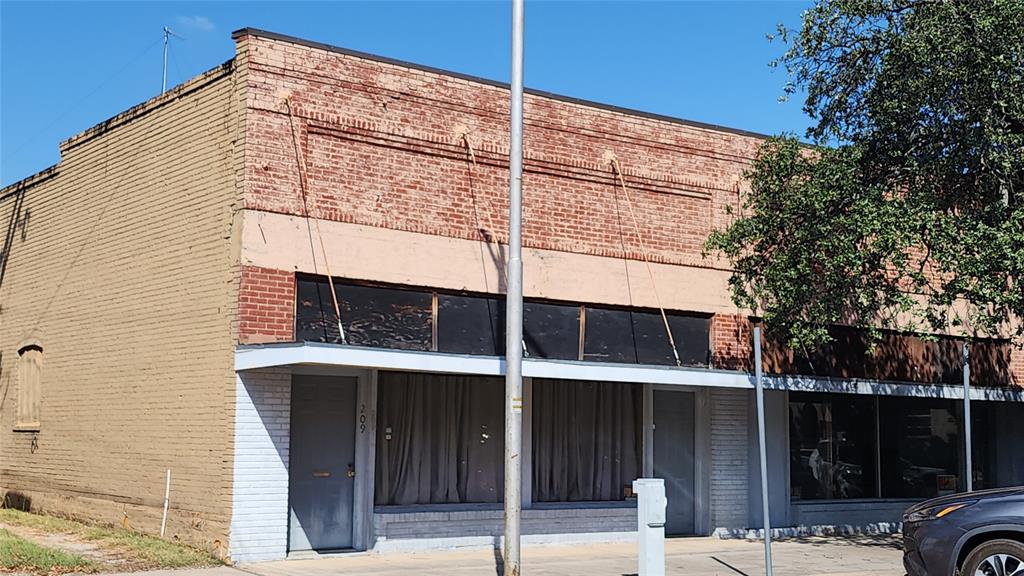 205 S Lamar Street