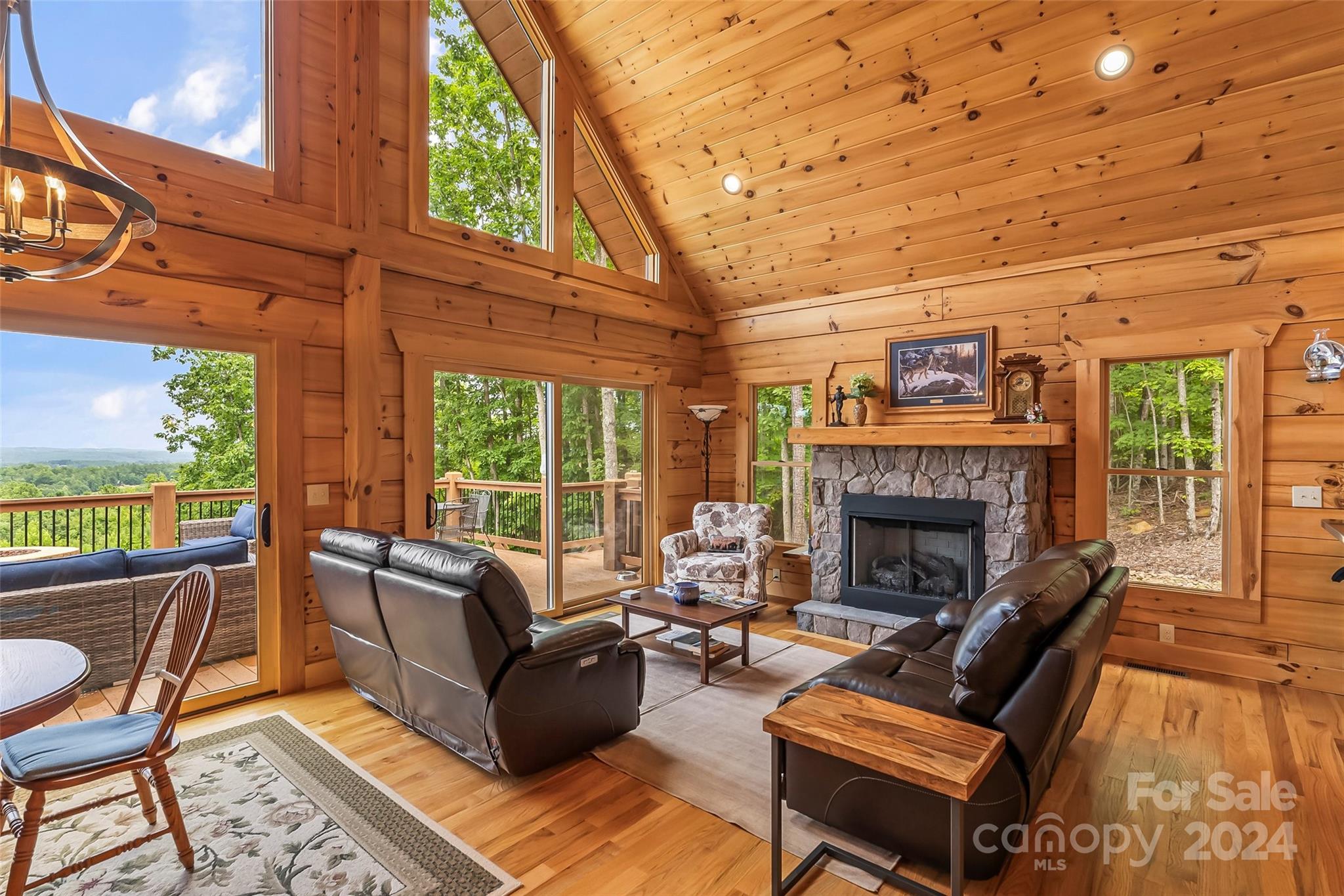 573 Lakeview Trail