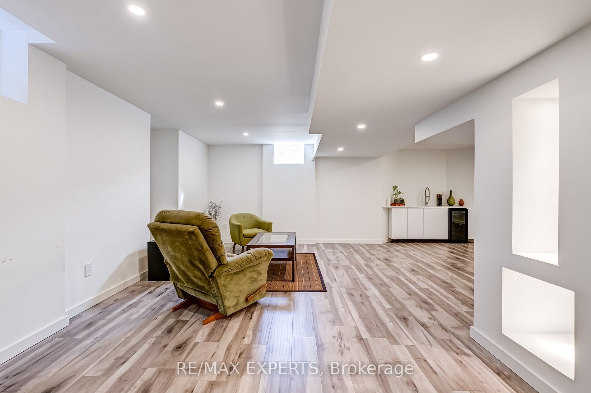 58 Frank Kelly Dr