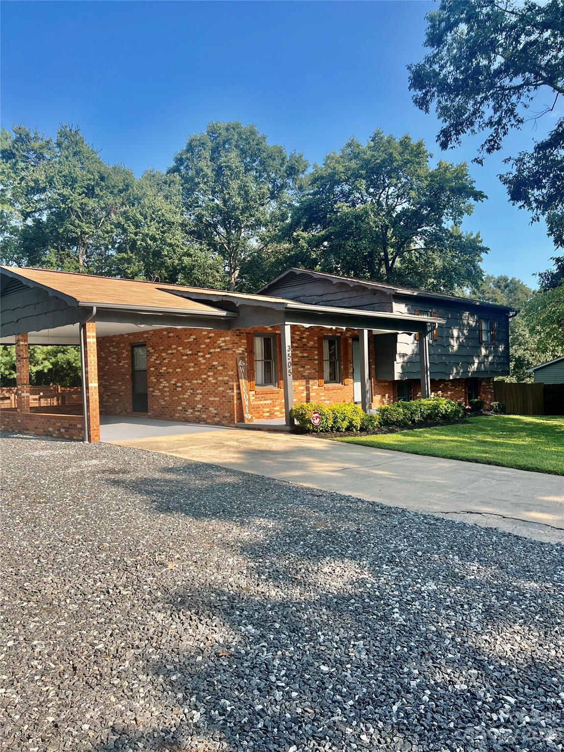3505 Deal Mill Road