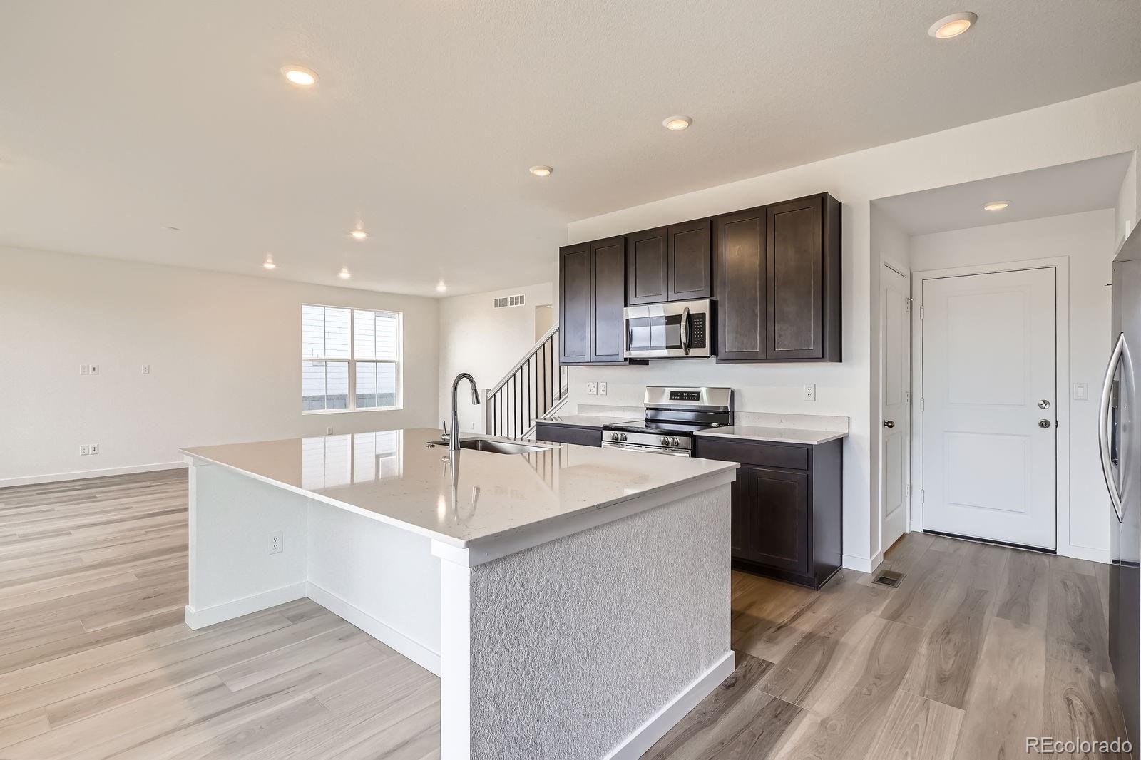 11039 Snowdon Street