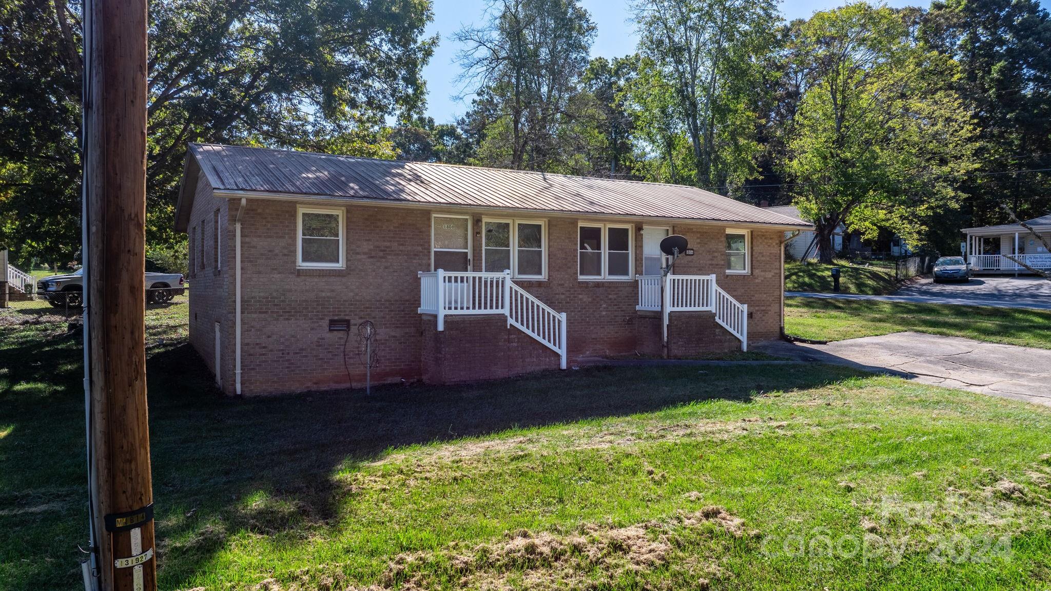 1806 & 1808 22nd Street NE