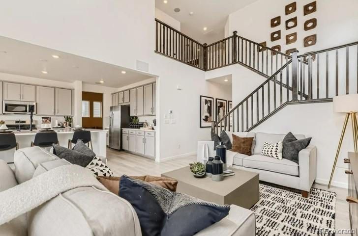 8940 Whiteclover Street