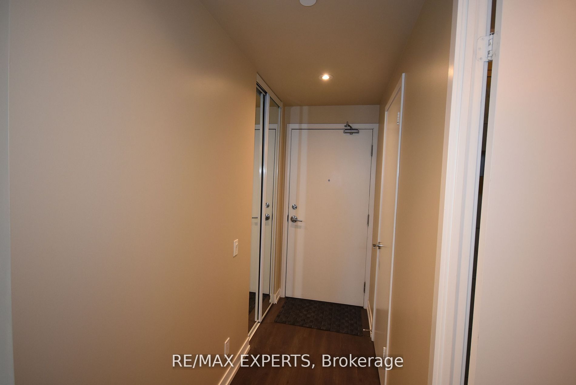 5 Buttermill Ave 5905