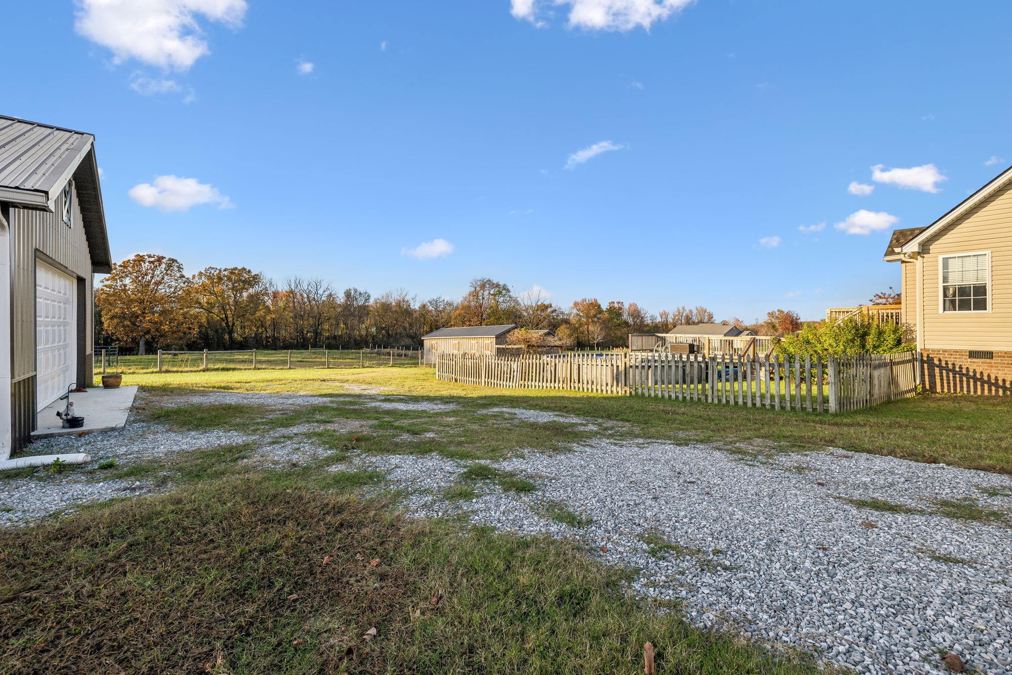 5881 Highway 31 W