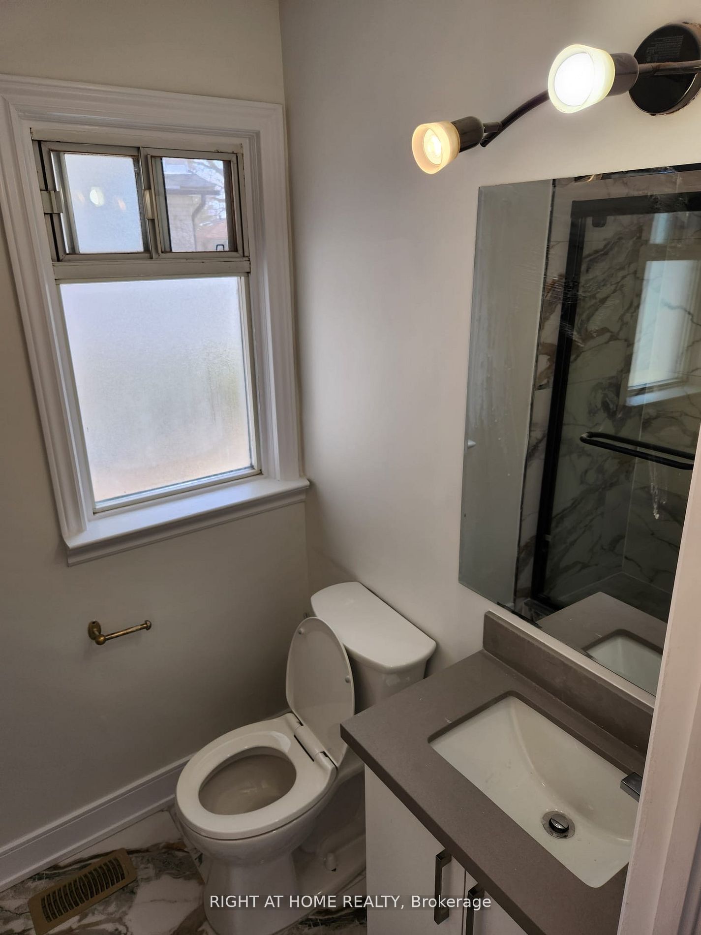 4 Stanley Crt (Upper)