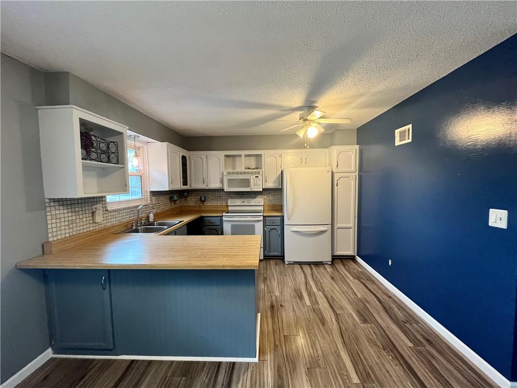 1 N Vine View Street