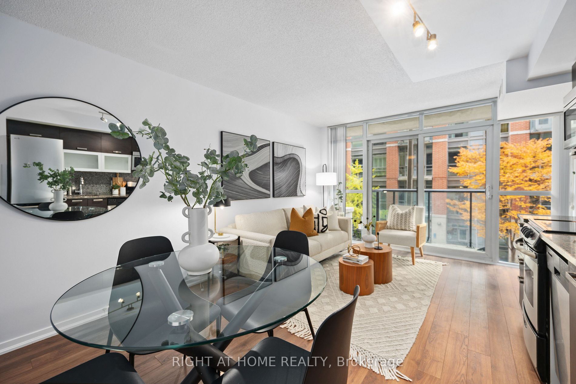 36 Lisgar St 203