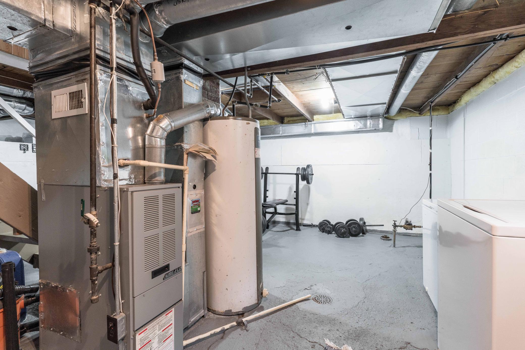 1121 N Cleveland Avenue