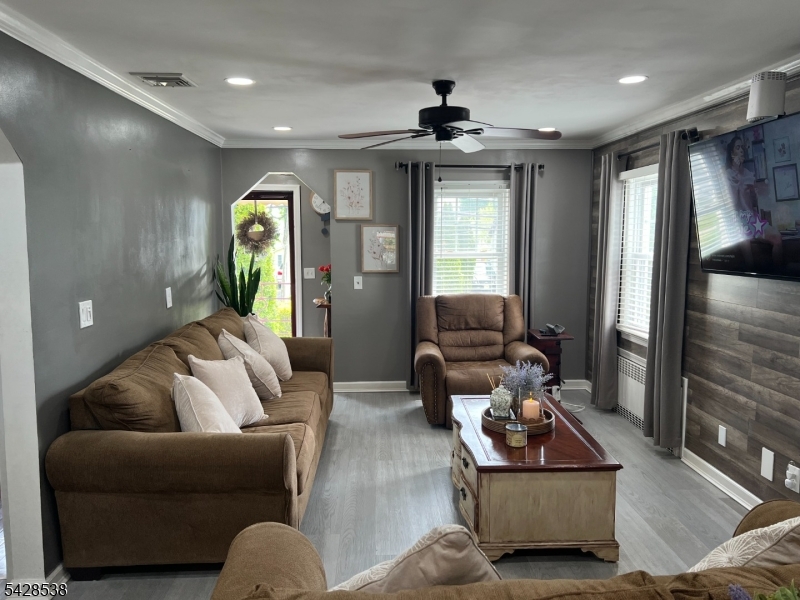 120 Livingston Rd