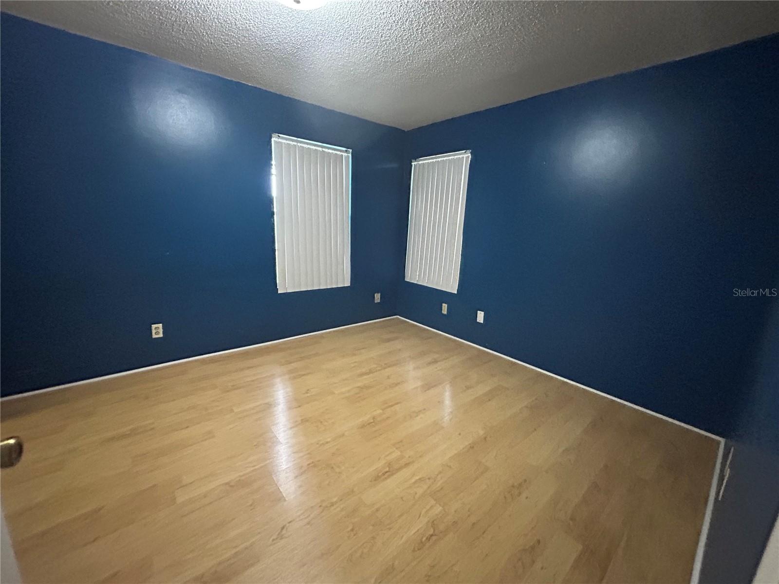 380 Lakepointe Drive 202