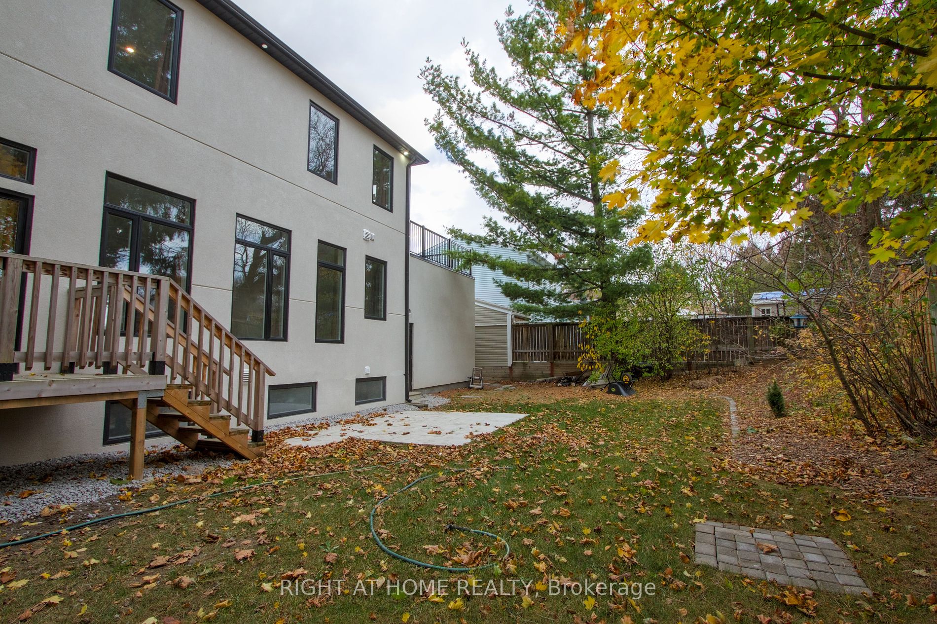 133 Roxborough Rd Main