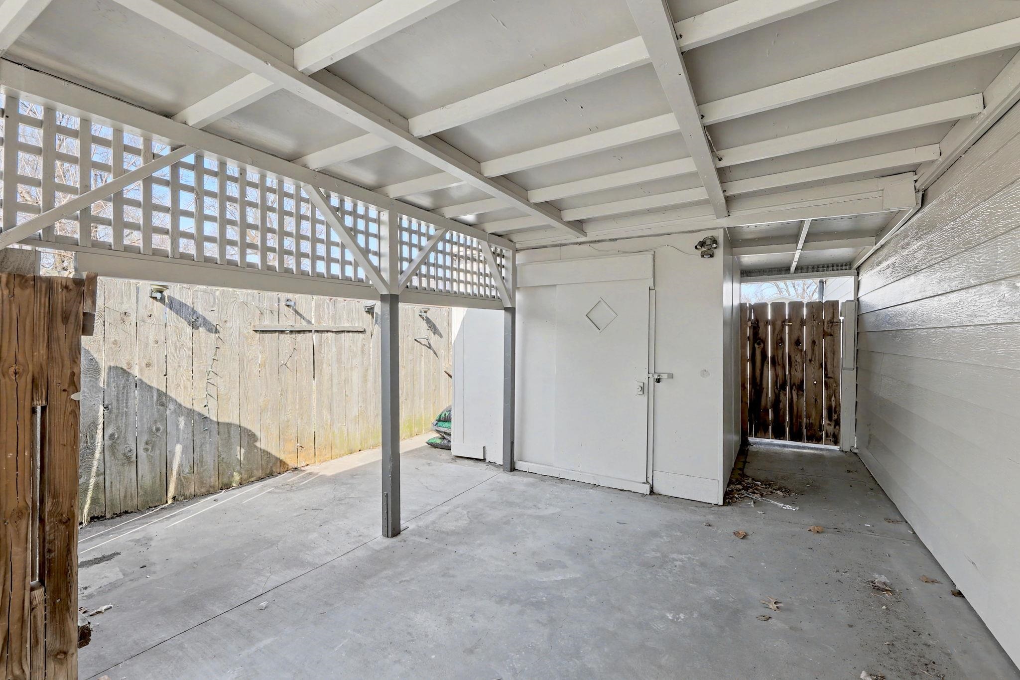 2222 W Greenfield St