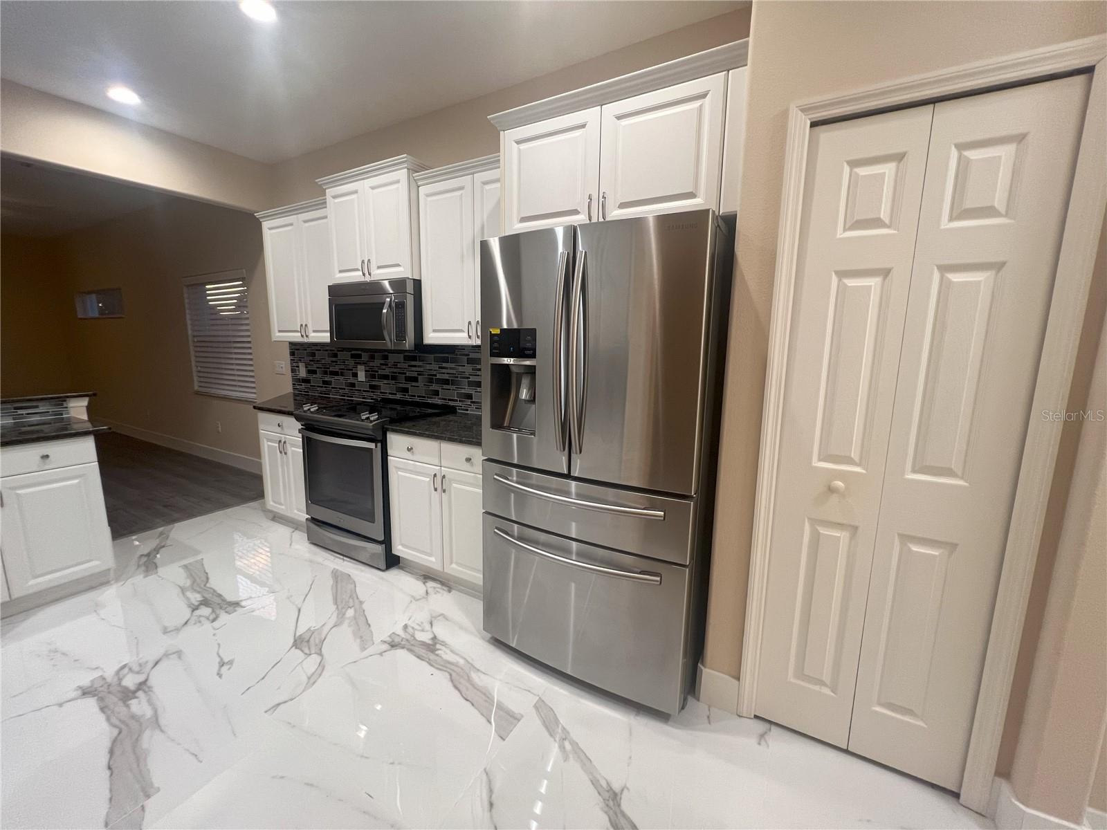 1066 Whitegate Court