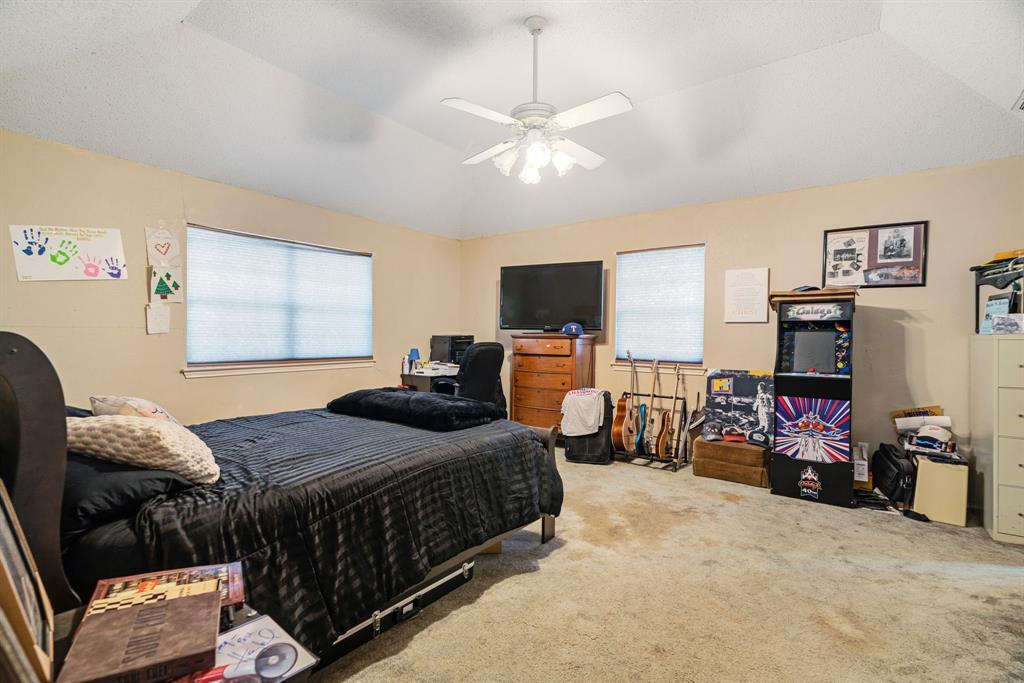 4315 Lakeshore Drive