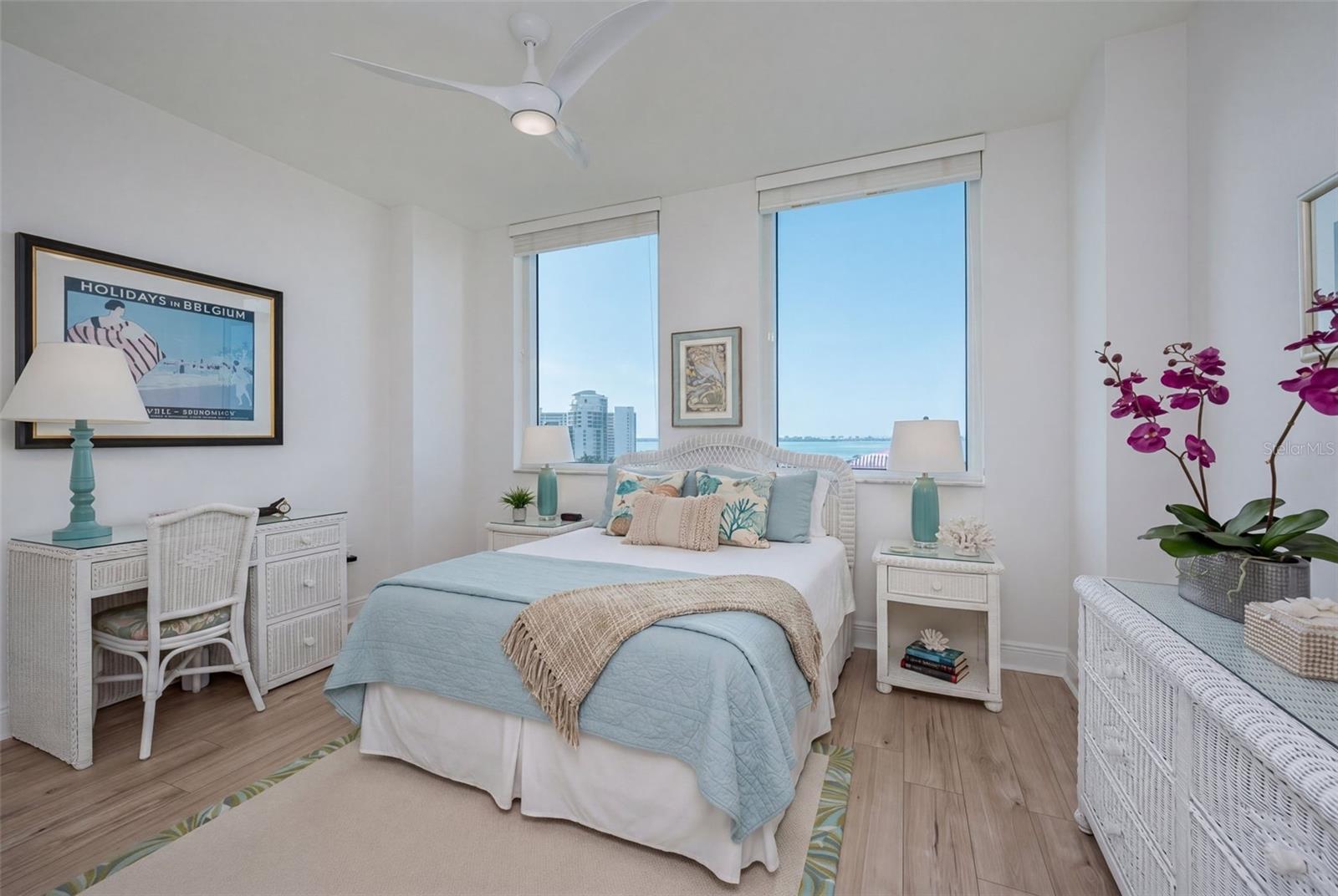 800 N Tamiami Trail 815