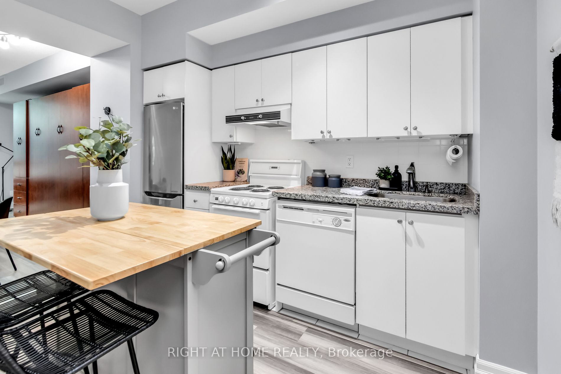 219 Fort York Blvd 721