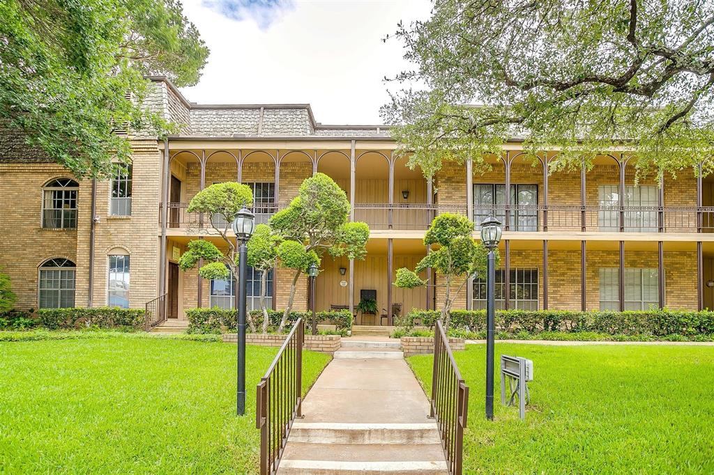 Beautiful Furnished 1-Bedroom Apartment in the Heart of Tanglewood. Enjoy the convenience of being in the vibrant Tanglewood area, just minutes from shopping, dining, and major thoroughfares.

Welcome to your new home at Royale Orleans Apartments East, a charming and spacious second-floor condo offering 912 sq ft of comfortable living in one of DFWs most desirable neighborhoods. This well-appointed one bedroom, one bath unit features Open concept living room with hardwood floors. Custom dry bar with built-in shelving and storage which is perfect for entertaining. Abundant natural light with windows throughout. Large bedroom with a walk-in closet and one bathroom. Washer & dryer included in the unit as well as your basic furnishings. The unit includes one covered parking space and access to the community pool. 

12 month lease minimum. Water and electricty are included in the rent. Tenant pays for internet and cable
