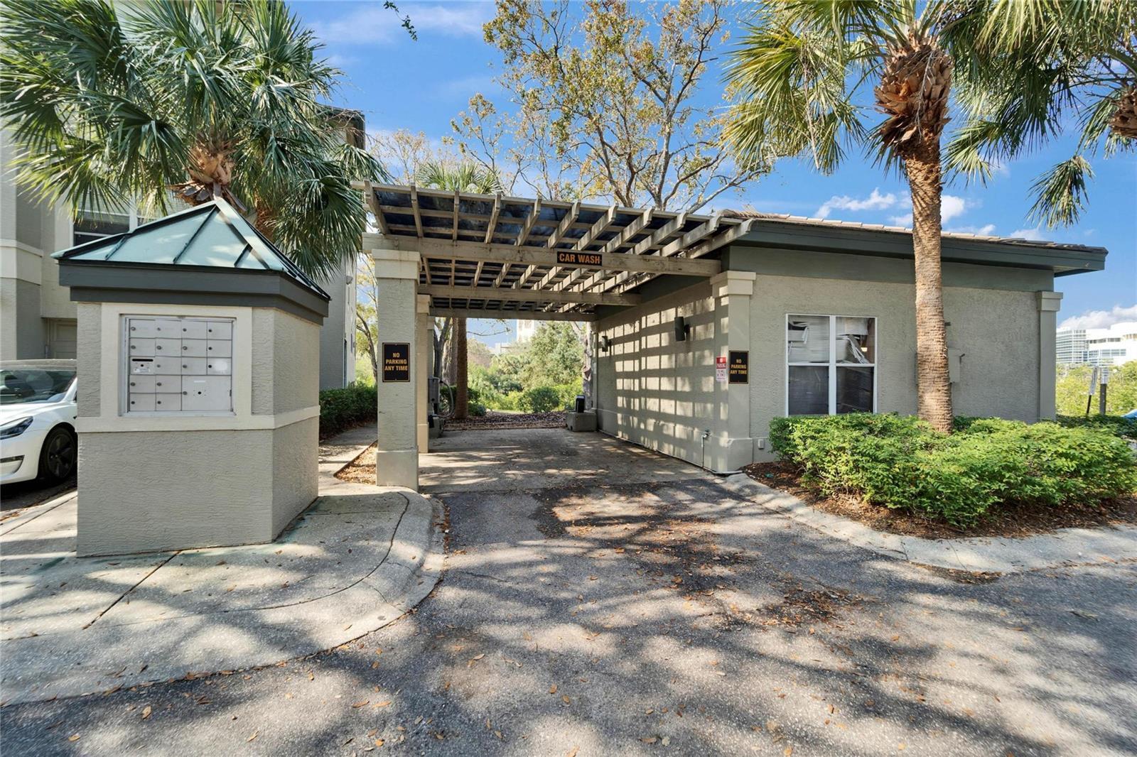 615 Tropical Breeze Way