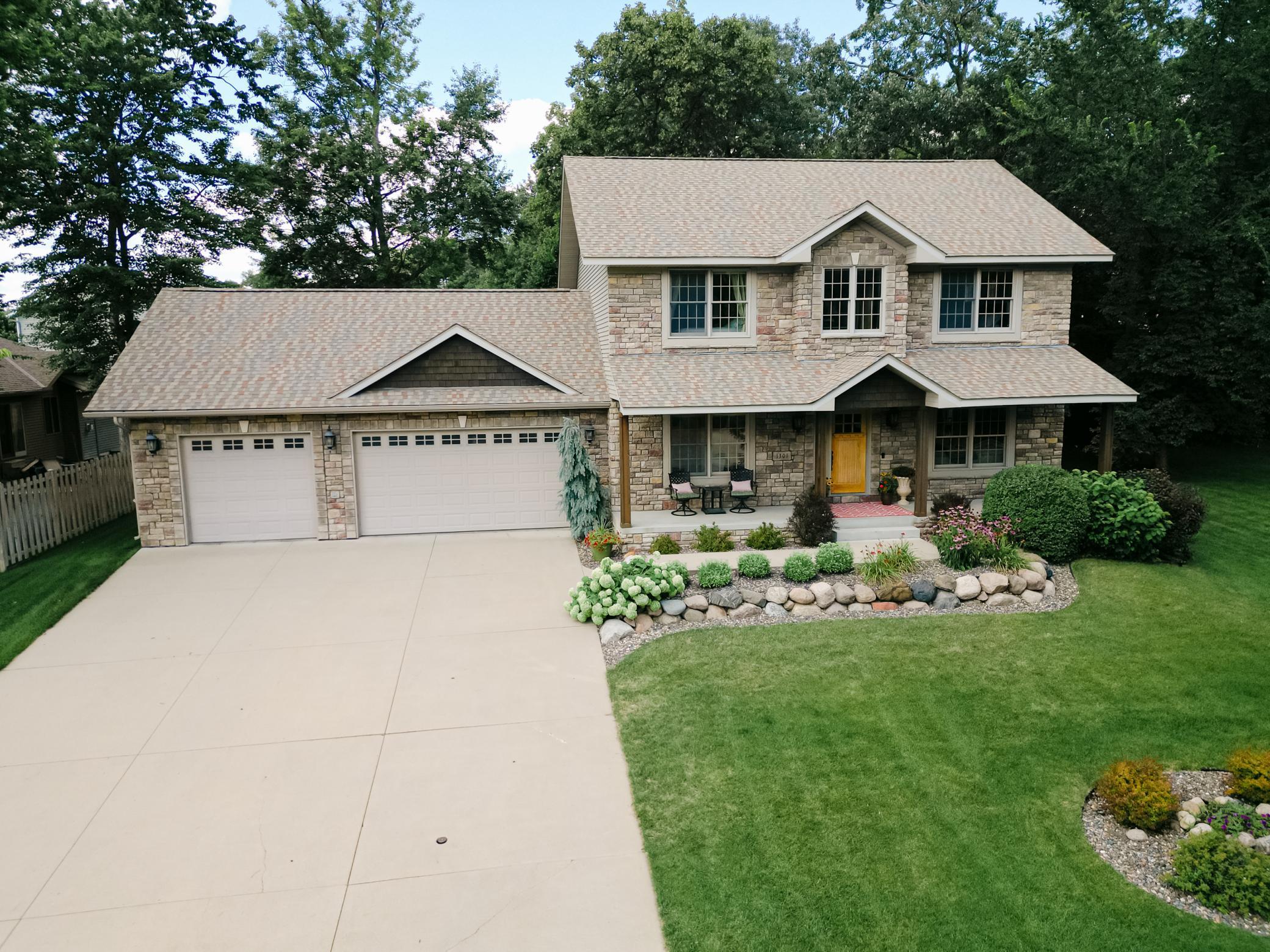 1301 Pondview Lane