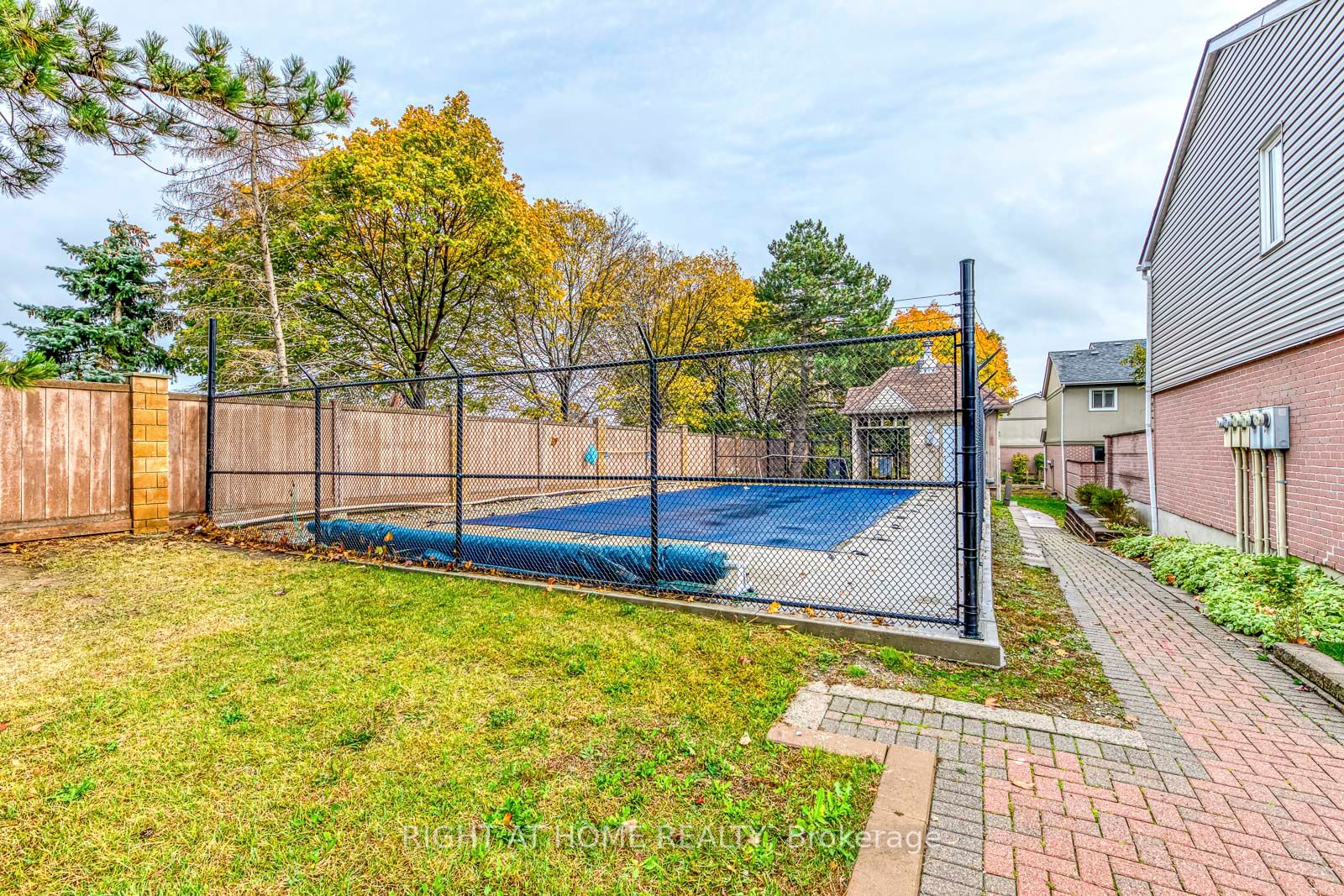 3125 W Fifth Line 76