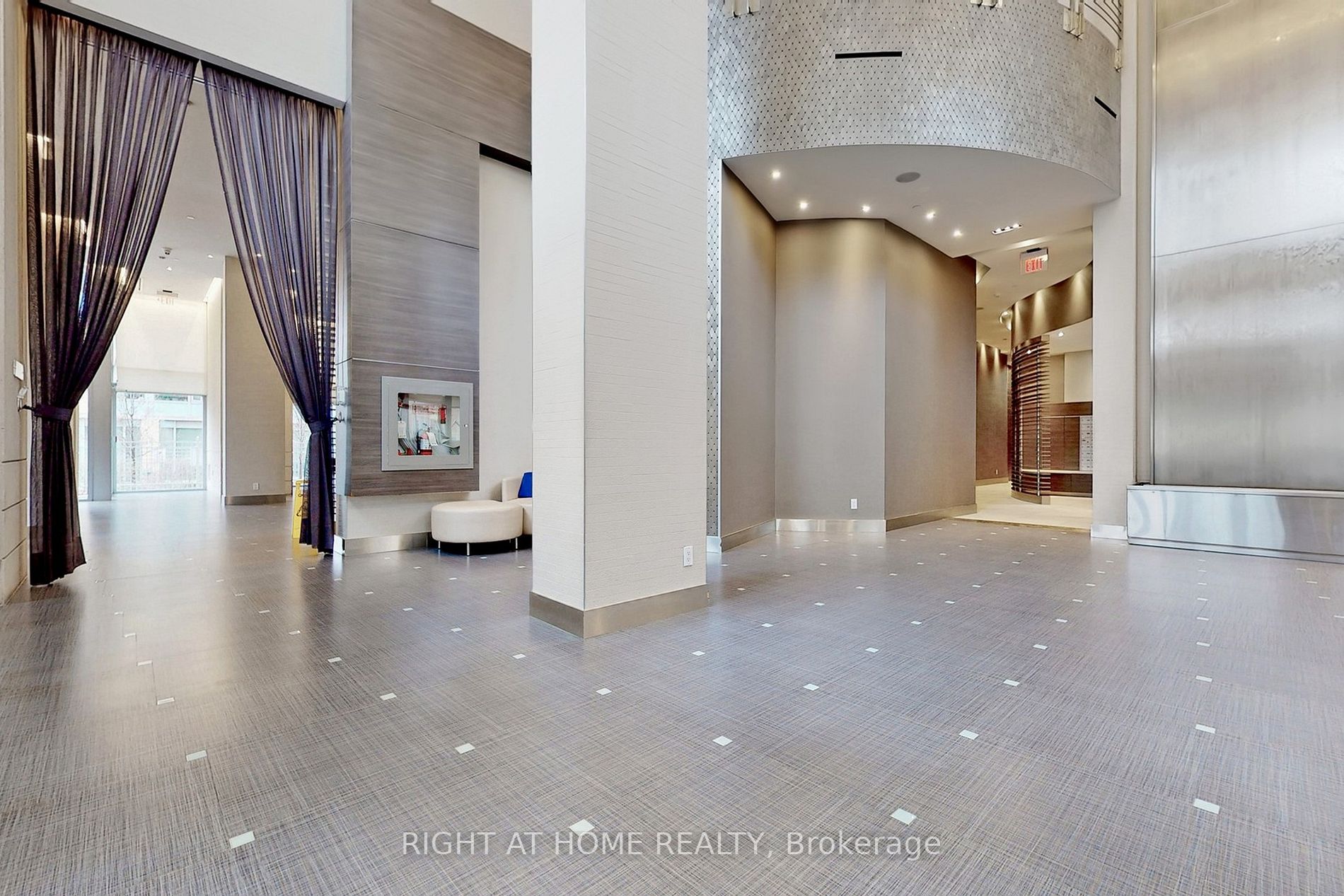 500 Sherbourne St 2402