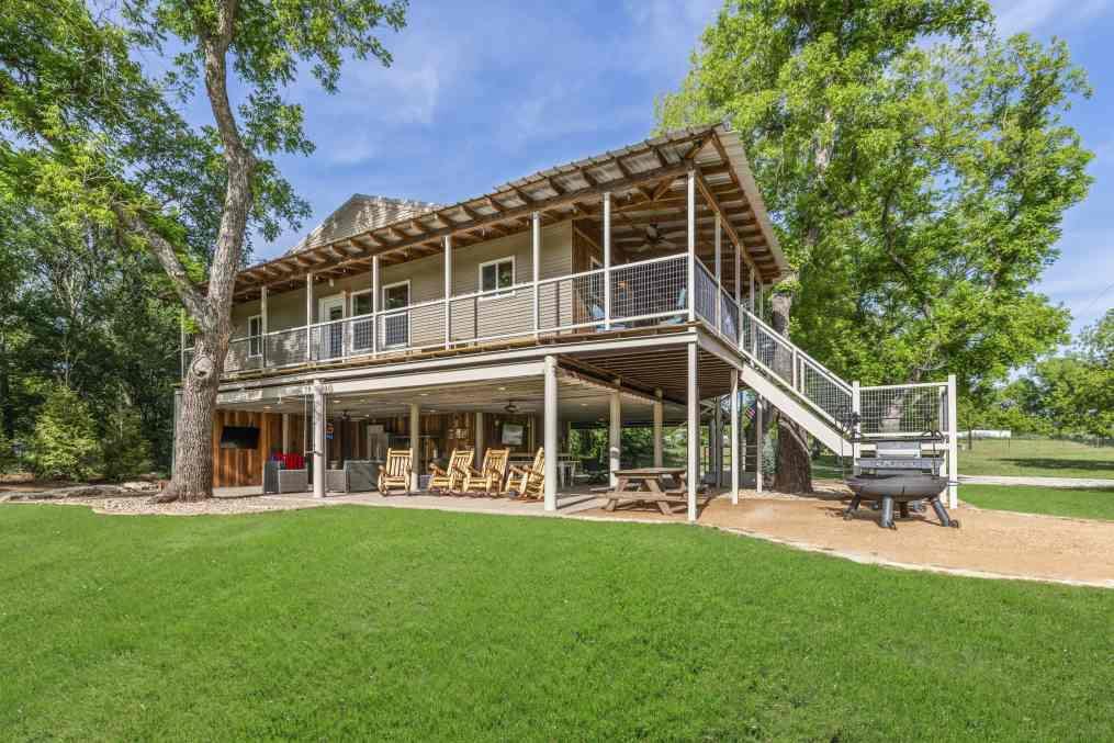 421 N Lazy Bend Road
